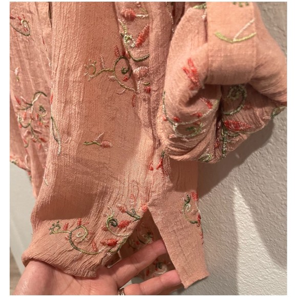 FIG AND FLOWER Dusty Peach Embroidered Floral Button Down Shirt - Picture 4 of 5